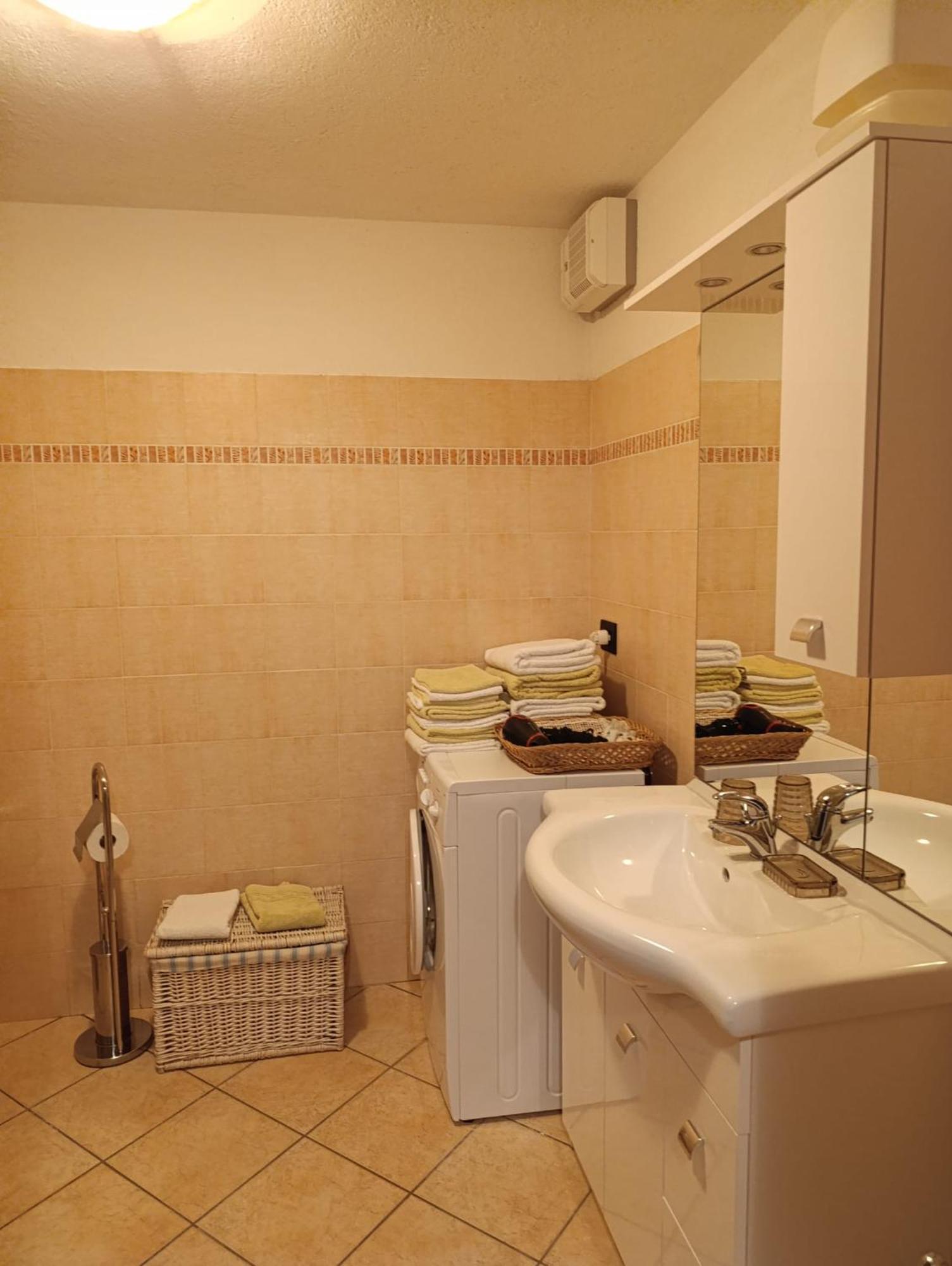Apartmán Casa Fedora Saint-Vincent Exteriér fotografie